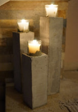 Lade das Bild in den Galerie-Viewer, Windlichtsäulen aus Beton 3 teilig