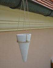 Lade das Bild in den Galerie-Viewer, Hängende Blumenampel
