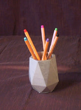 Lade das Bild in den Galerie-Viewer, Beton Deko Vase