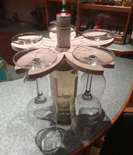 Lade das Bild in den Galerie-Viewer, 5er Weinglasbutler aus Beton