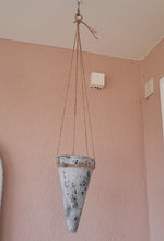 Lade das Bild in den Galerie-Viewer, Hängende Blumenampel
